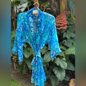 Vintage short robe by Sofia by Delicates